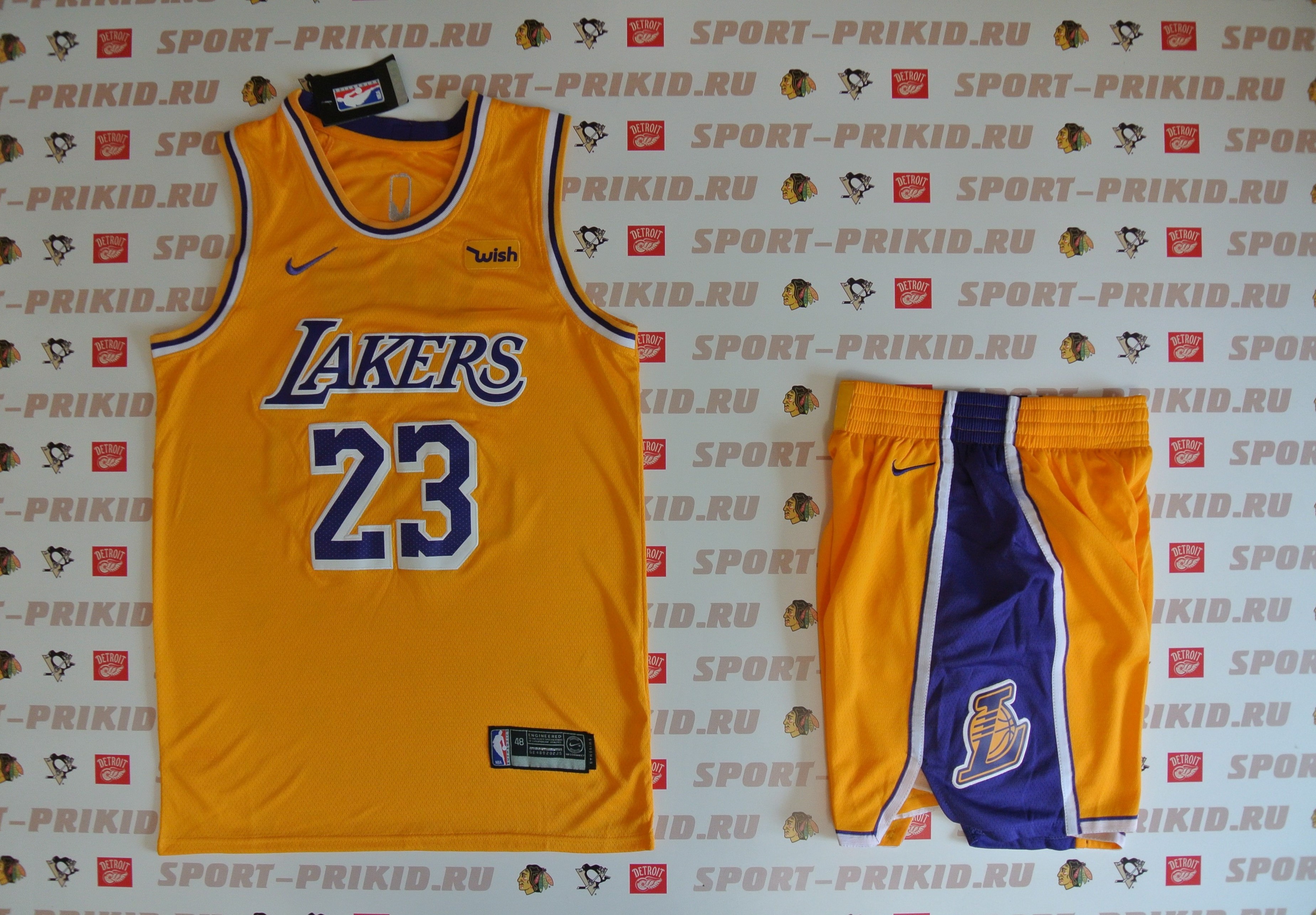 Купить Los Angeles Lakers выгодно