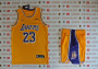 Джерси Los Angeles Lakers со своей фамилией
